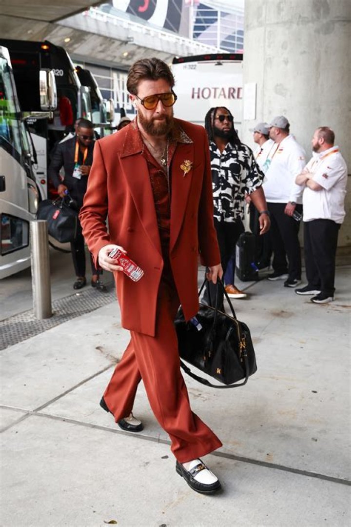 The Ultimate Guide To Travis Kelce's 1989 Outfit
