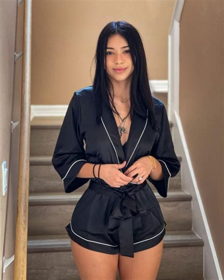 A Deep Dive Into The Aishah OnlyFans Leak: Unveiling The Truth