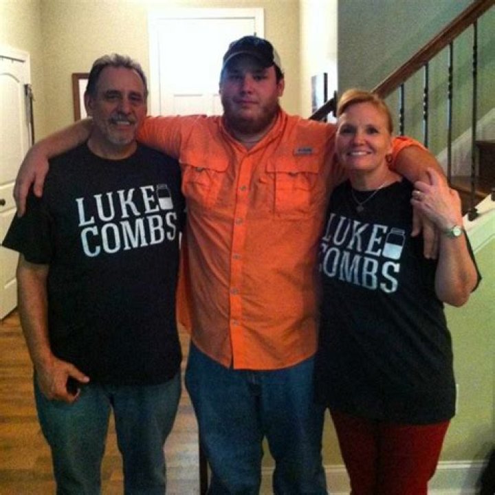 Are Luke Combs' Parents Still Living? Uncovering The Truth