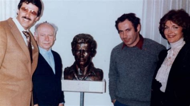 Unraveling The Connection: Benjamin Netanyahu And Fleur Cates