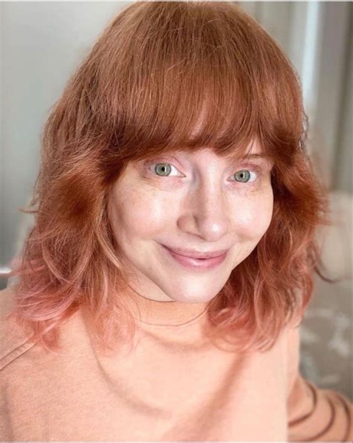 Stunning Without Makeup: Bryce Dallas Howard's Natural Beauty