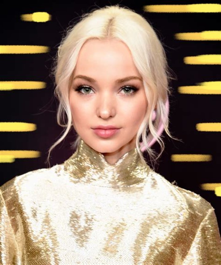 Spotlight On Chloe Dove Cameron: A Rising Star In Entertainment