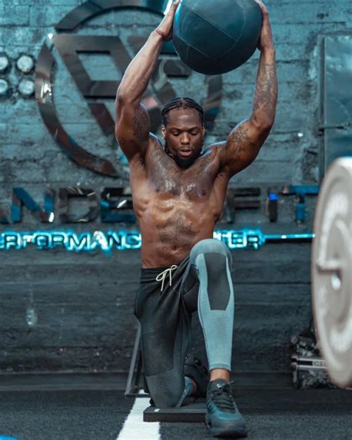 Derrick Henry's Weight & Height: An Athletic Profile