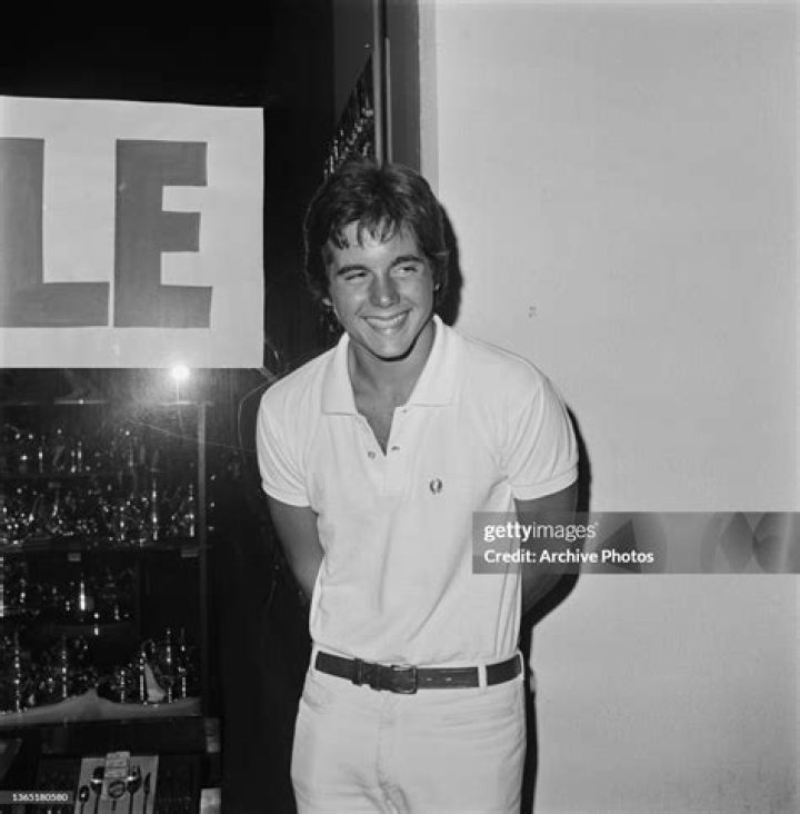 Unveiling The Charm Of Desi Arnas Jr: A Rising Star