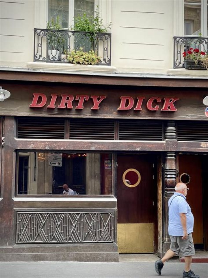 Discovering The Vibe: Dirty Dave's Tiki Bar Reviews