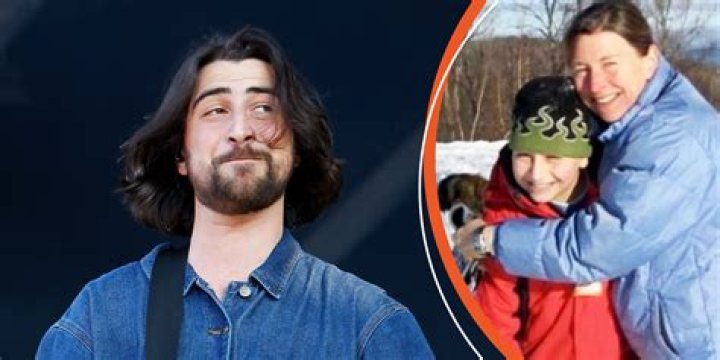 Unveiling Noah Kahan's Personal Life: Does He Have Kids?