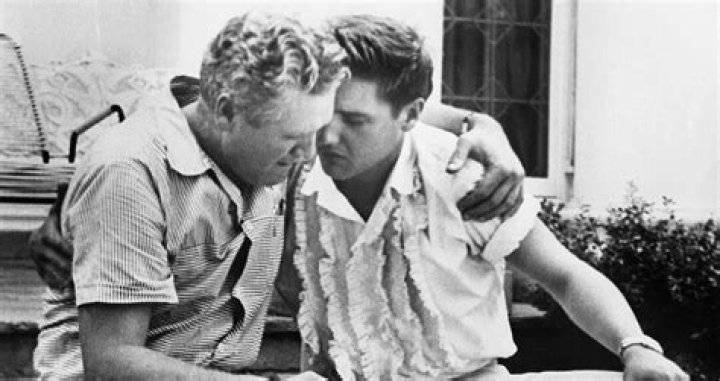 The Heartbreaking Loss: Elvis' Mother's Tragic Death