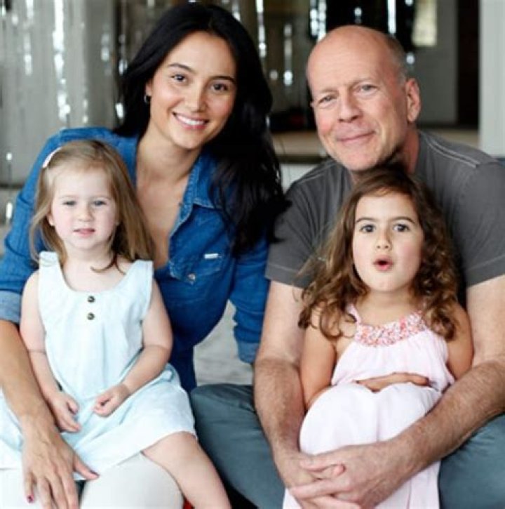 Emma Willis Wiki – Bruce Willis’s Wife, Bio, Age, Parents, Net Worth, Children & More