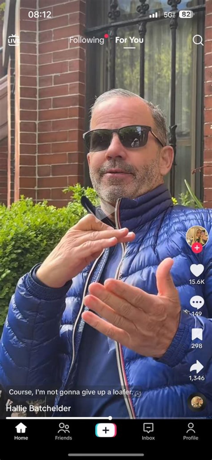 Discovering Halle Batchelder's Dad: The Man Behind The Talent