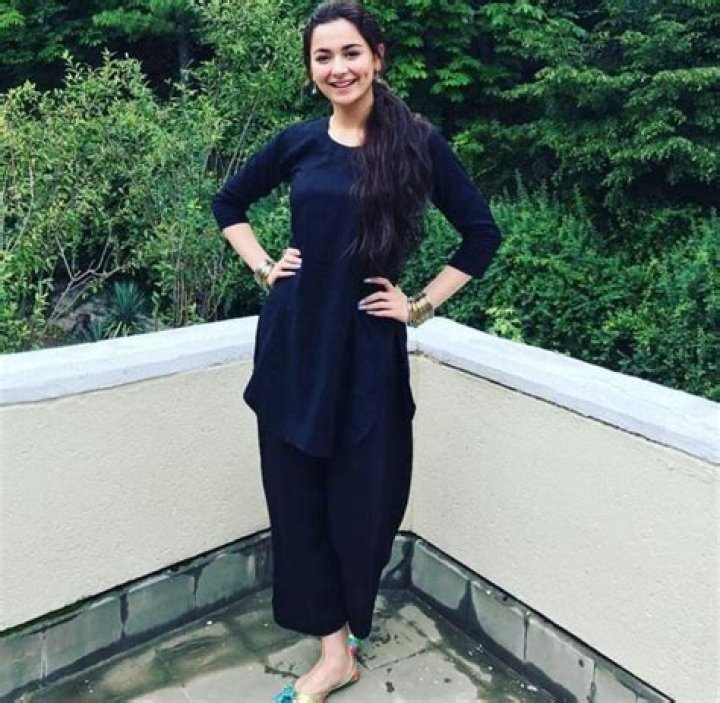 Discovering The Height Of Hania Amir In Feet