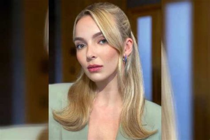 
Is James Burke Still Jodie Comer’s Boyfriend? Look At The Actress’s Love Life
