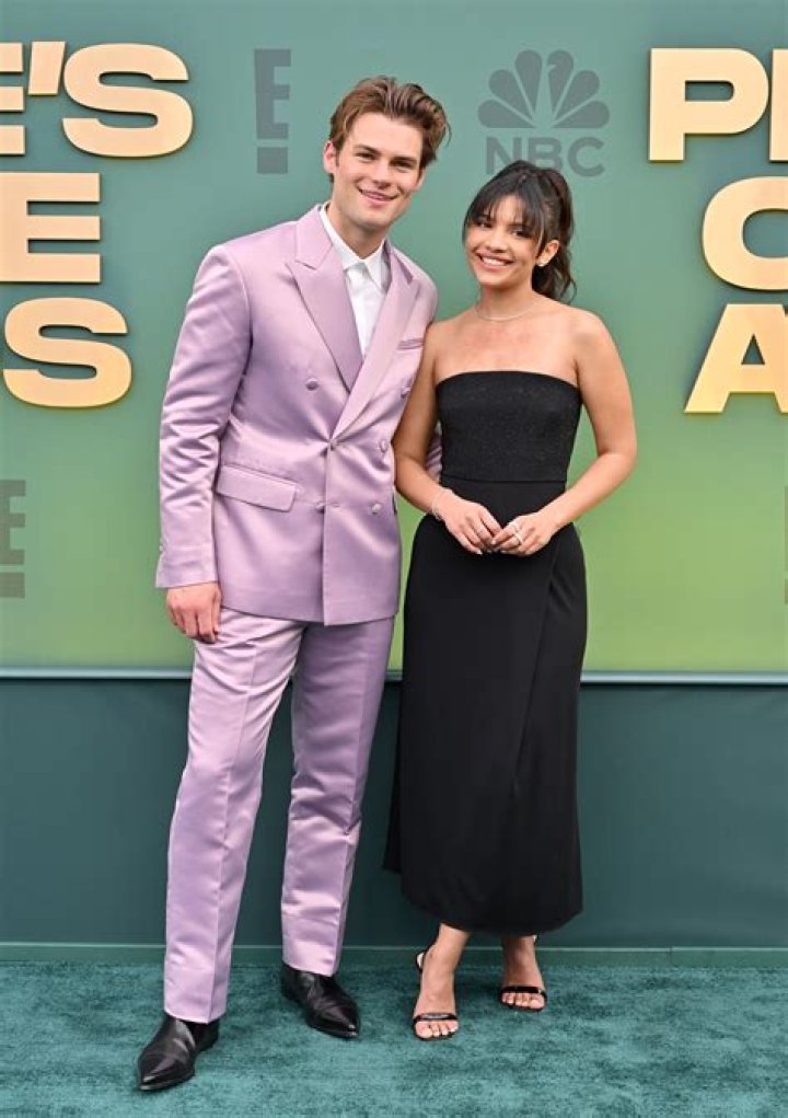 Are Noah And Nikki Dating? Unraveling The Mystery