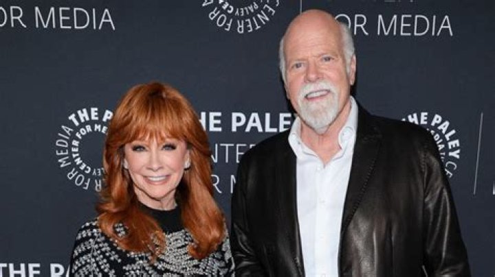 Unraveling The Love Life Of Reba McEntire: Is She Married?
