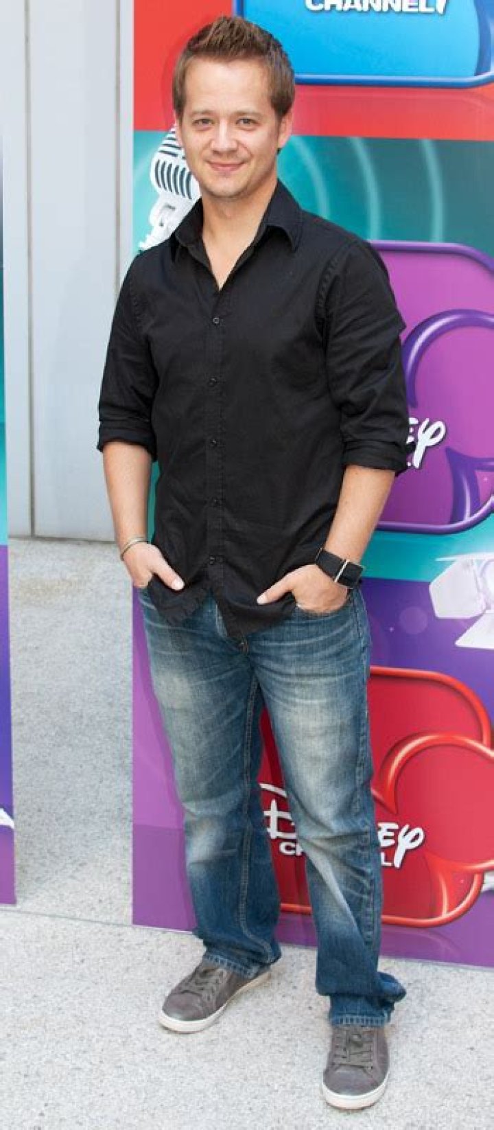 Jason Earles: Revealing His Stature