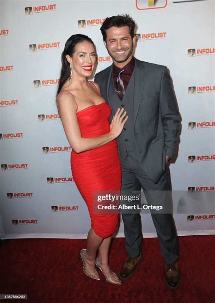 Exploring The Life Of Jonathan Stoddard: The Actor And His Wife