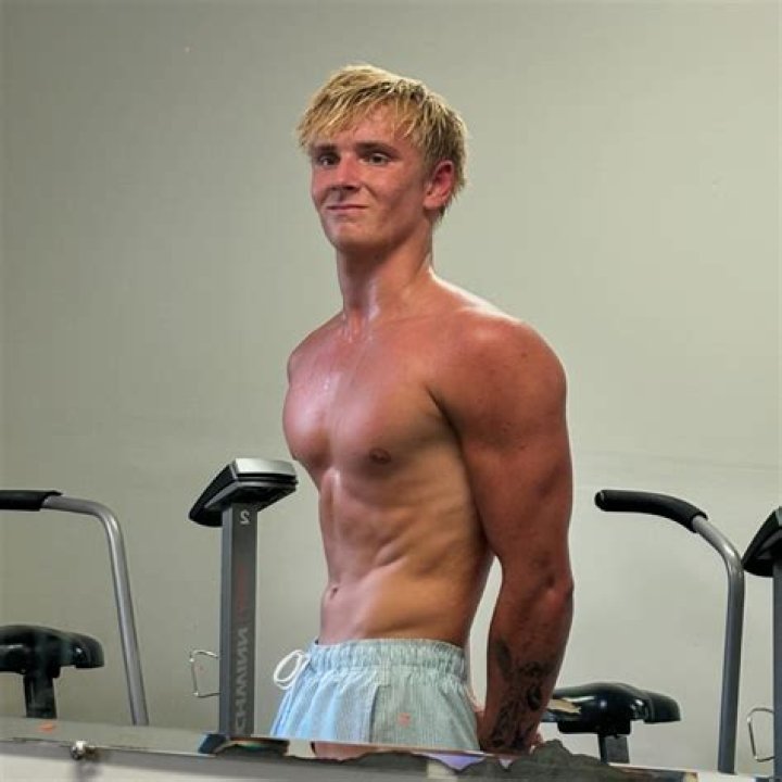 Unveiling The Allure Of Justin Chambers' Body: A Closer Look