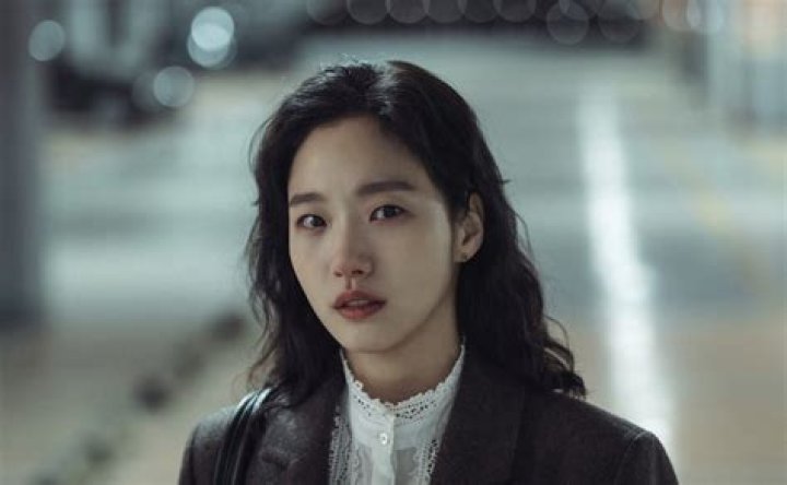 Exploring Kim Go-eun's Net Worth In 2024: A Look At The Rising Star