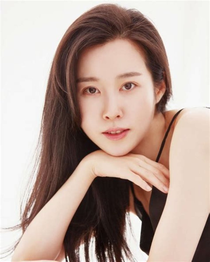 Unveiling The Enigmatic Kim Hye-won: A Journey Through Talent And Charm