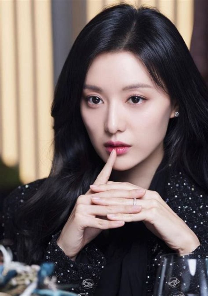Unveiling The Enigma: Exploring Kim Ji-won’s Age