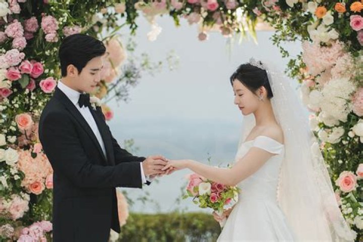 Unveiling The Truth: Is Kim Ji-won Married Or Not?