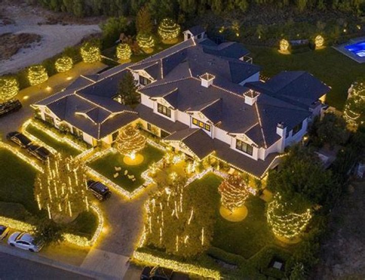 Discover Kylie Jenner's Christmas Light Extravaganza: A Holiday Spectacular