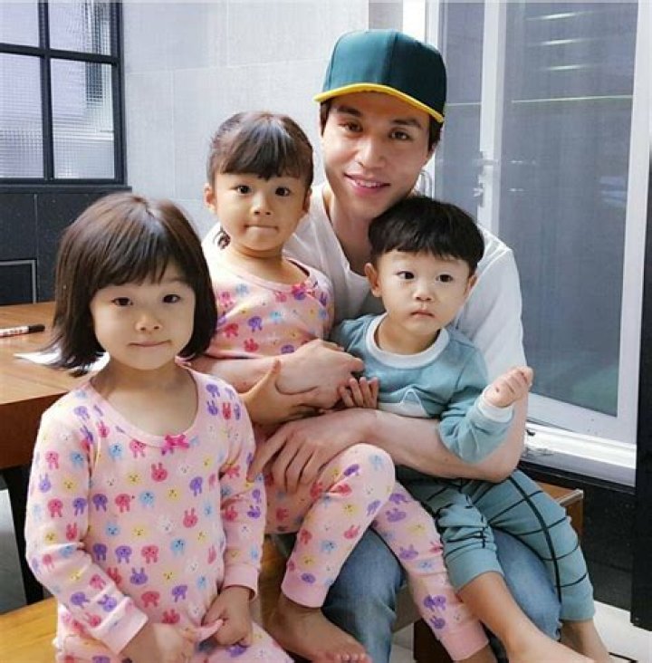 Exploring The Life And Family Of Lee Dong-wook: A Closer Look At His Kids
