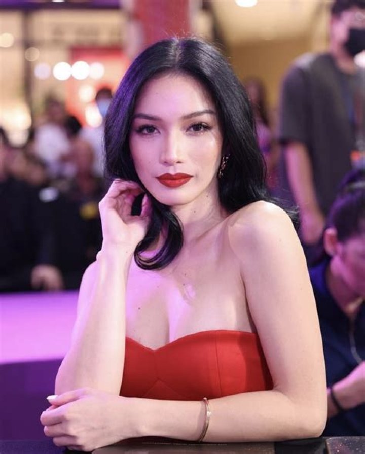 Exploring The Life And Journey Of Lilli Kay: A Transgender Trailblazer