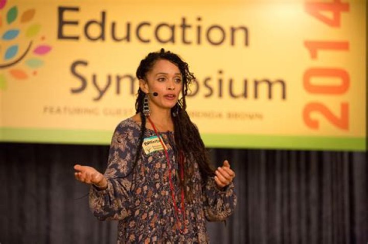 Lisa Bonet: The New Girl On The Block