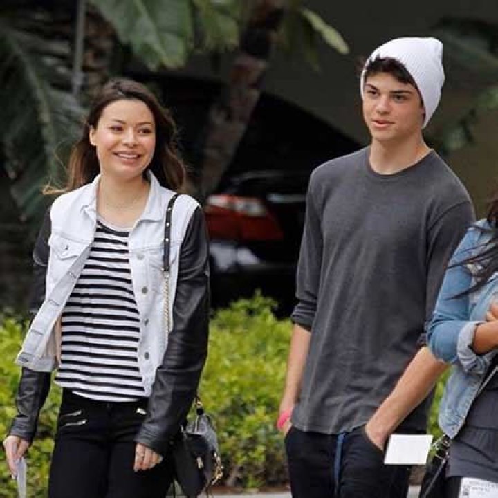 Exploring The Relationship Status Of Miranda Cosgrove: Who Is Her Partner?