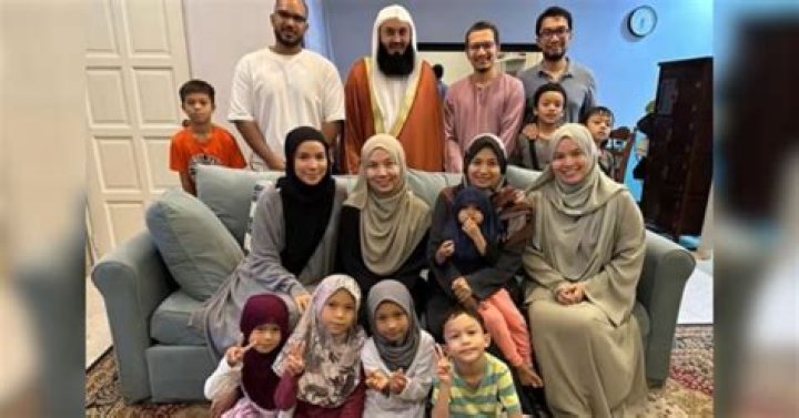 Exploring The Heartwarming Mufti Menk Family Photos