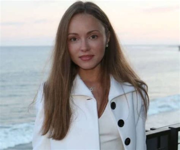 Nikita Kahn: The Multifaceted Personality Of The Modern Era