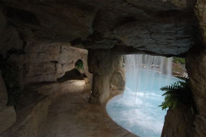 Pools With Caves And Waterfalls: Nature's Hidden Gems