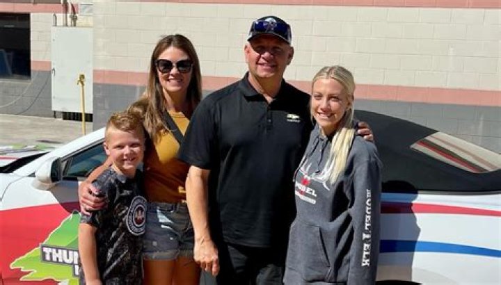 Discovering The Life And Legacy Of Robert Heights' Wife Leslie