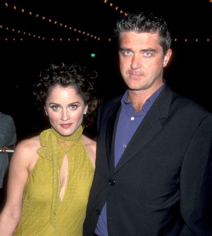 Robin Tunney's Husband: Meet On Set To Married