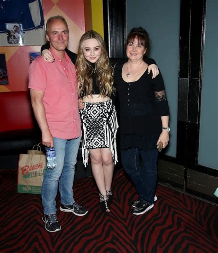 Sabrina Carpenter's Family: A Deep Dive Into Her Parents And Upbringing