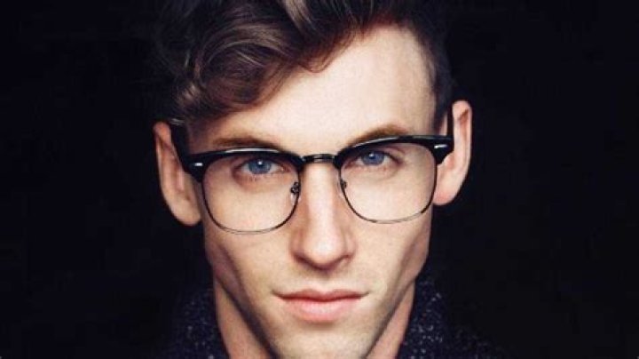 Stephen Traceys's Age: Uncovering The Mystery Behind His Persona