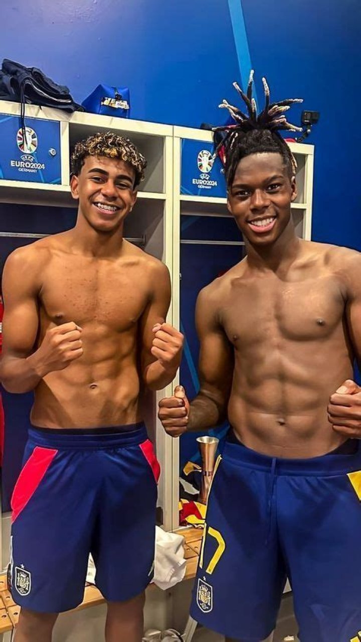 Unveiling The Bond: Yamal's Best Friend