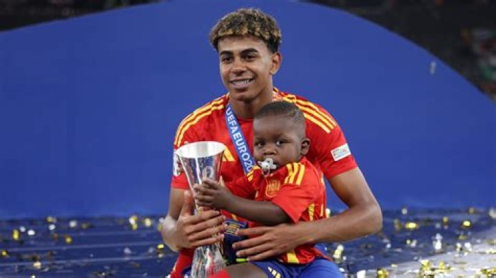 Explore The Unforgettable Arctic Wilderness With Yamal Bruder Tours